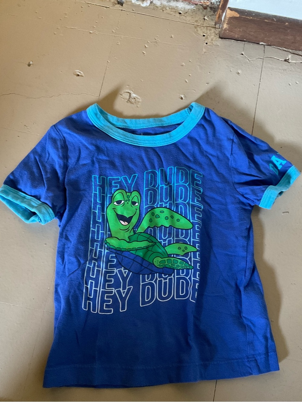 Baby Gap Disney Pixar Finding Nemo Crush Turtle “Hey Dude” T-Shirt 3 Years
